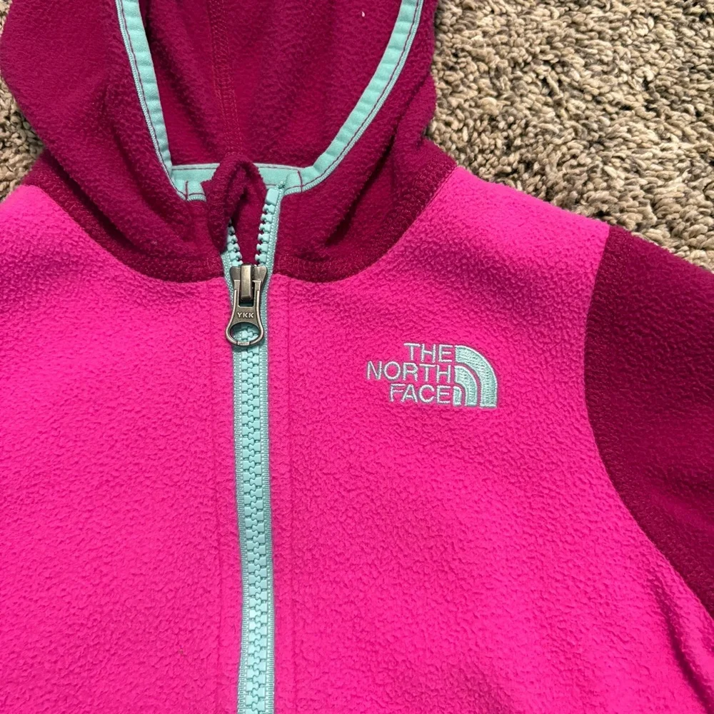 The North Face Magenta Fleece Jacket - Picture 2 of 3